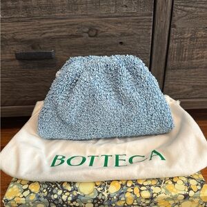 Bottega Veneta The Mini Pouch Boucle Curly Raffia in Light Blue